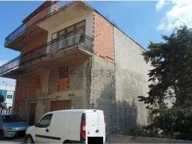 Appartamento in vendita di 122 m² in Via Papa Giovanni XXIII, 1