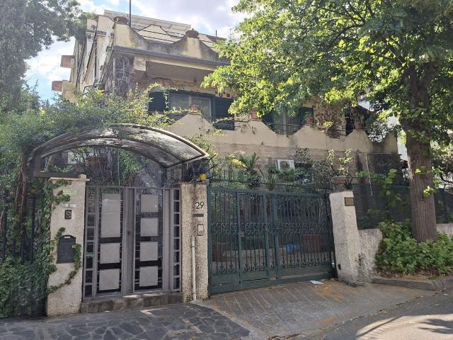 Appartamento in vendita di 122 m² in Via Tommaso Arnoni, 29