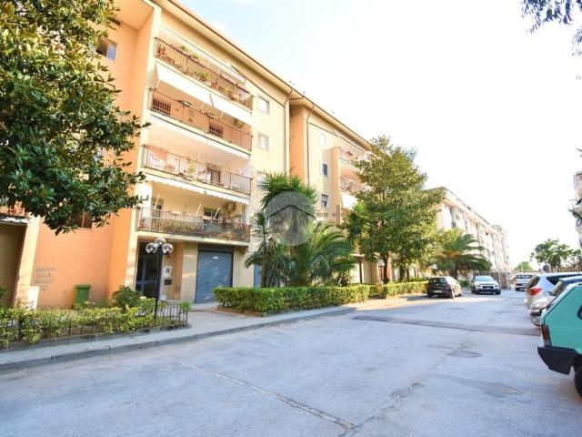Appartamento in vendita di 122 m² in Viale dei Gelsomini, 26