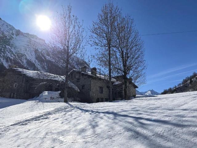 Appartamento in vendita di 122 m² in Frazione Vieux