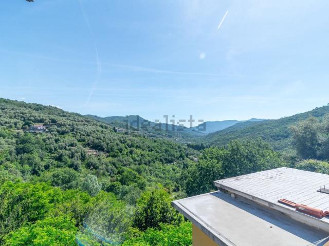 Appartamento in vendita di 122 m² in Frazione Poggio