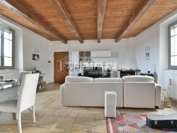 Appartamento in vendita di 122 m² in Località Cavignano, 200