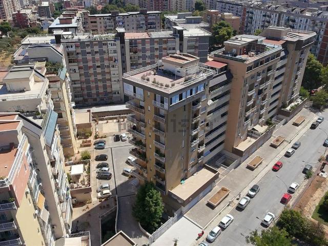 Appartamento in vendita di 123 m² in Via Cartagine, 51