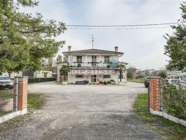 Appartamento in vendita di 123 m² in Via Circonvallazione, 31