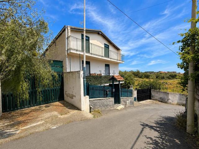 Appartamento in vendita di 123 m² in Via Antonio de Curtis, 46