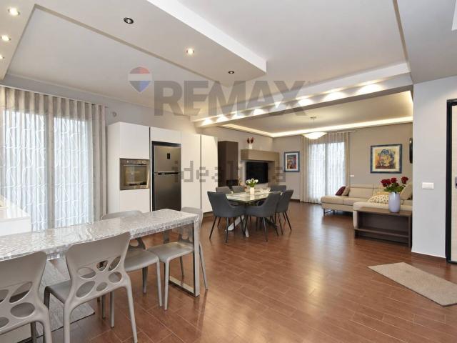 Appartamento in vendita di 123 m² in Via G. Puccini, 1
