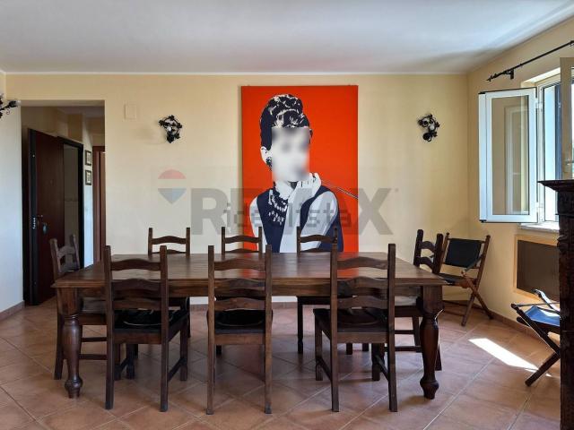 Appartamento in vendita di 123 m² in Via Grotte