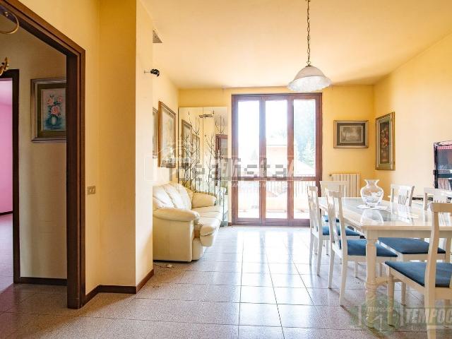 Appartamento in vendita di 123 m² in Via Don Ambrogio Rocca, 9