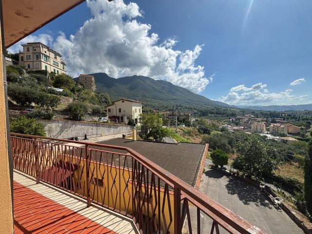 Appartamento in vendita di 123 m² in Via degli Ulivi