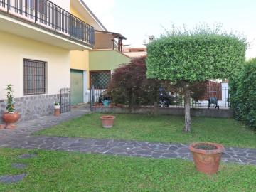 Appartamento in vendita di 123 m² in Via della Chiesa XI, 291