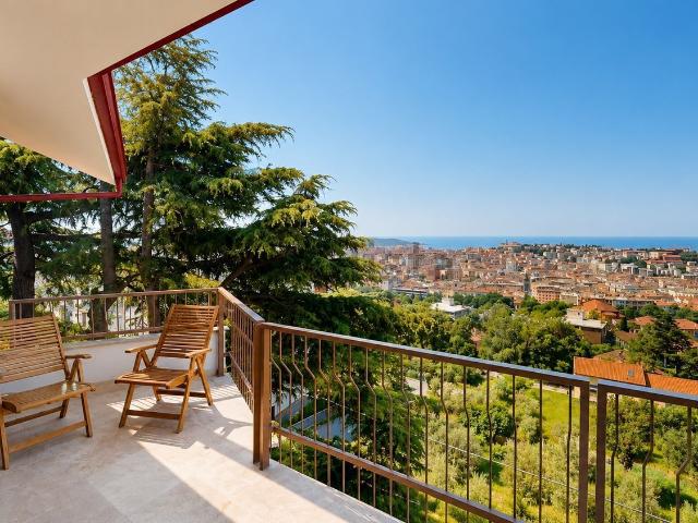 Appartamento in vendita di 123 m² in Via di Chiadino, 13