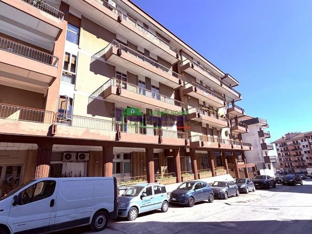 Appartamento in vendita di 123 m² in Via Ducezio