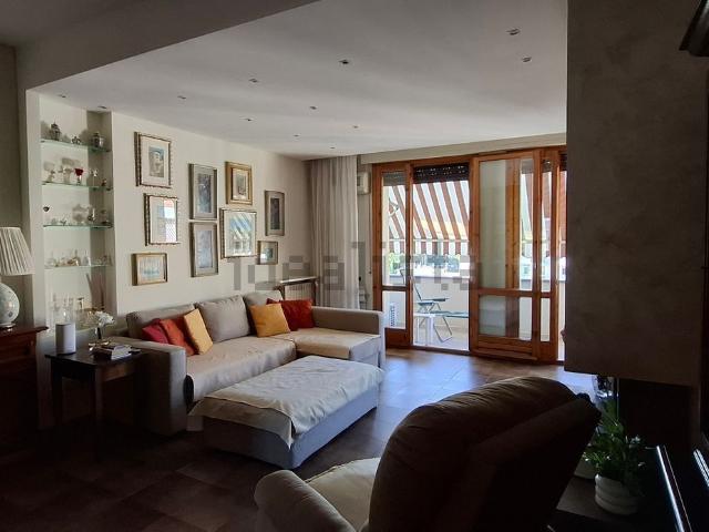 Appartamento in vendita di 123 m² in Via Evaristo Gherardi