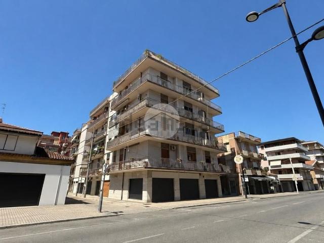 Appartamento in vendita di 123 m² in Via Fernando Francesco d&apos Avalos, 118