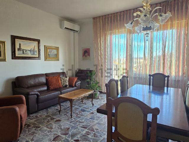 Appartamento in vendita di 123 m² in Via Monte San Vicino