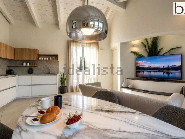 Appartamento in vendita di 123 m² in Via Miralbello