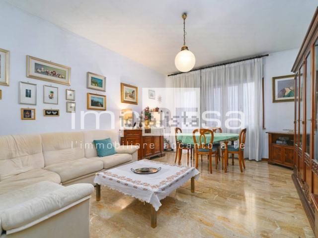Appartamento in vendita di 123 m² in Via San Zeno
