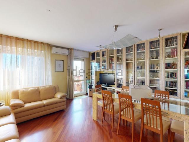 Appartamento in vendita di 123 m² in Via Pompeo Marchesi, 13