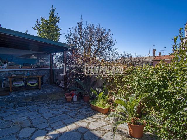 Appartamento in vendita di 123 m² in Via per Lemeglio