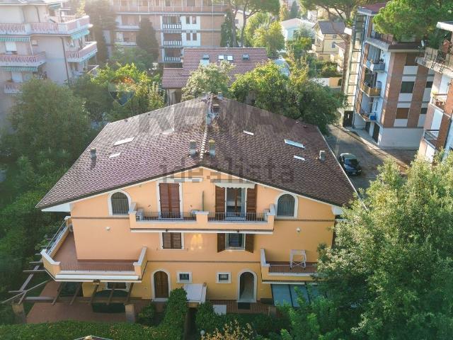 Appartamento in vendita di 123 m² in Via Pisa, 63