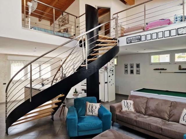Appartamento in vendita di 123 m² in Via Vernate