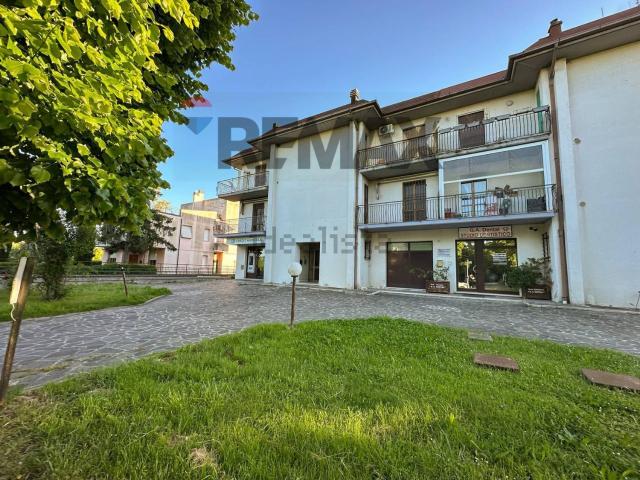 Appartamento in vendita di 123 m² in Viale Cante di Montevecchio, 38