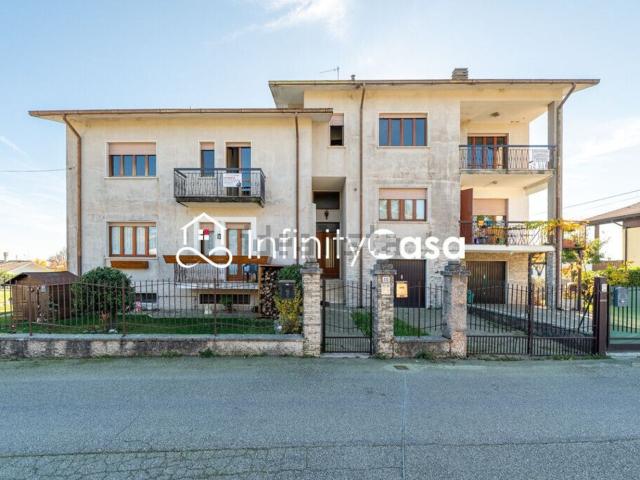 Appartamento in vendita di 123 m² in Largo Annamaria Chiampan