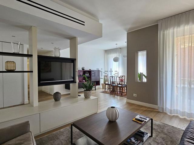 Appartamento in vendita di 123 m² in Piazza Luciano Manara, 4