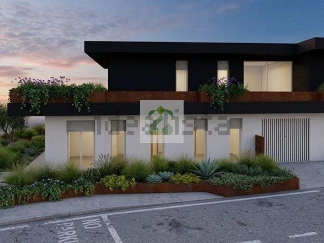 Appartamento in vendita di 123 m² in Strada dei Frati