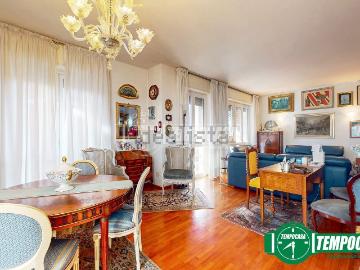 Appartamento in vendita di 124 m² in Via Commerciale, 3
