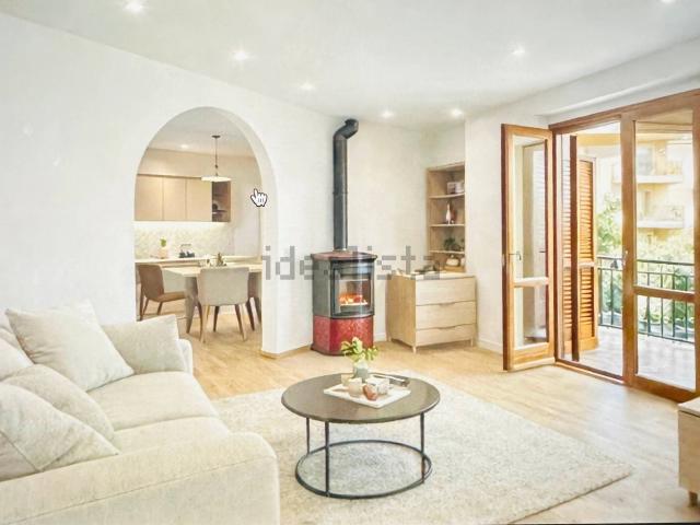 Appartamento in vendita di 124 m² in Via Cortonese