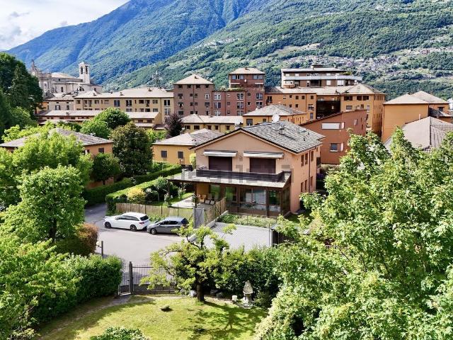 Appartamento in vendita di 124 m² in Via Caccia Dominioni, 57