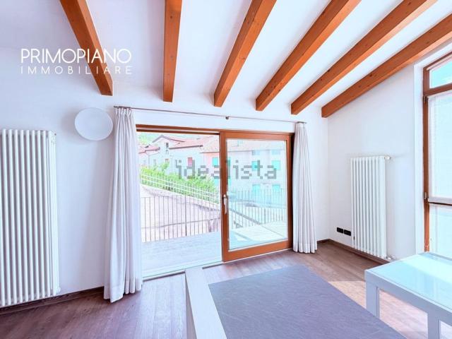 Appartamento in vendita di 124 m² in Via Caduti