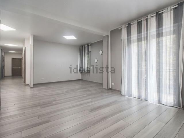 Appartamento in vendita di 124 m² in Via Cesare Battisti, 1