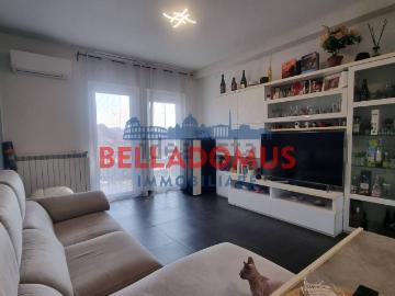 Appartamento in vendita di 124 m² in Via dei Castelli Romani, 122