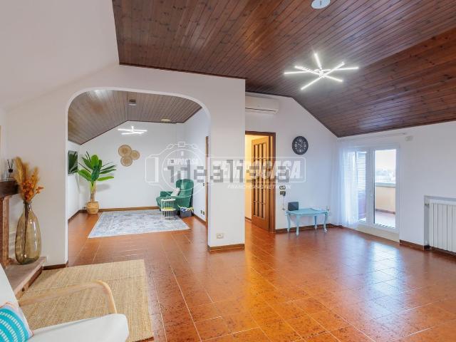 Appartamento in vendita di 124 m² in Via Emilio Lepido, 30