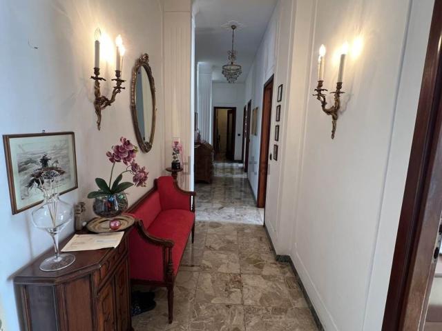 Appartamento in vendita di 124 m² in Via Rogerio