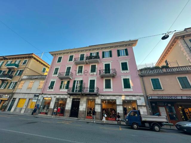 Appartamento in vendita di 124 m² in Via Vincenzo Fascie, 64