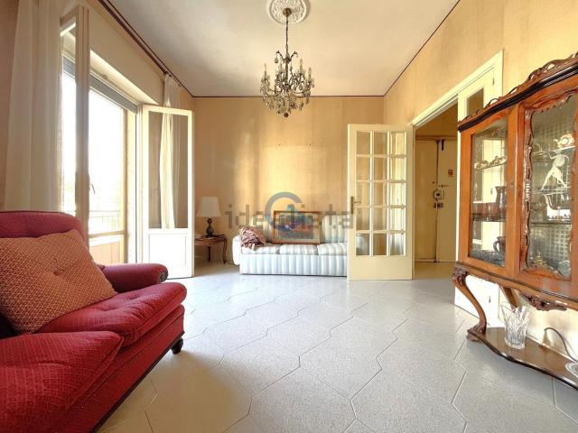 Appartamento in vendita di 125 m² in Viale Crotone, 66