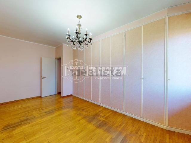 Appartamento in vendita di 124 m² in Viale Lombardia, 2