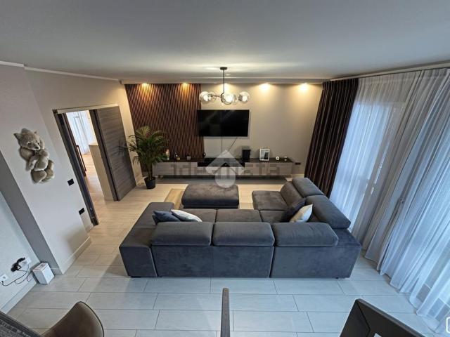 Appartamento in vendita di 124 m² in Strada Martinella, 241