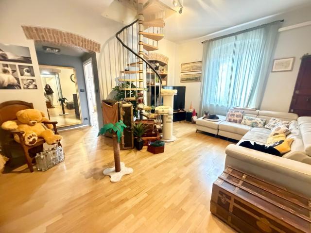 Appartamento in vendita di 125 m² in Via Caterina Rossi, 12