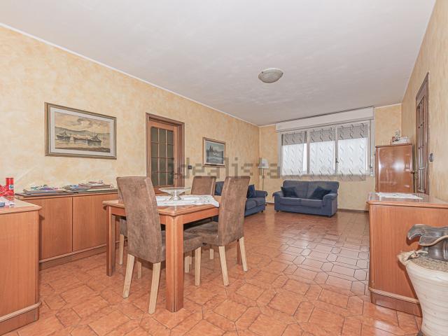 Appartamento in vendita di 130 m² in Via Cavour