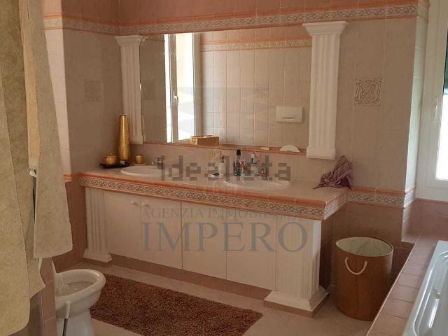 Appartamento in vendita di 125 m² in Via Cavour, 65