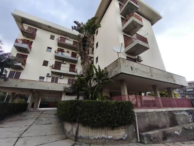 Appartamento in vendita di 125 m² in Via Carmelo Salanitro