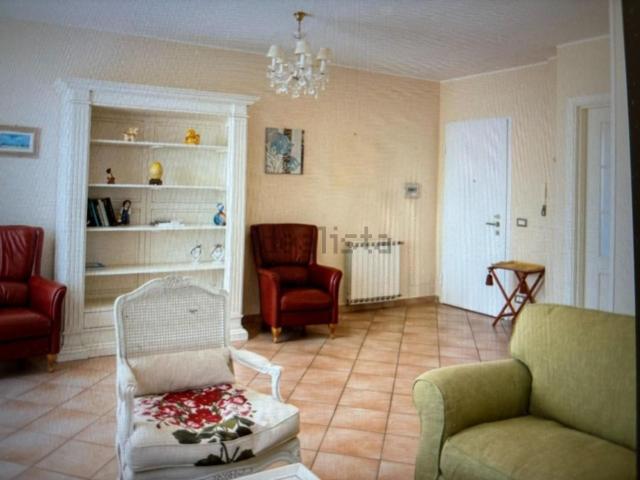 Appartamento in vendita di 125 m² in Via Cesare Battisti, 218
