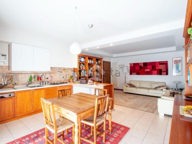 Appartamento in vendita di 125 m² in Via Chiesa Rettorgole, 38