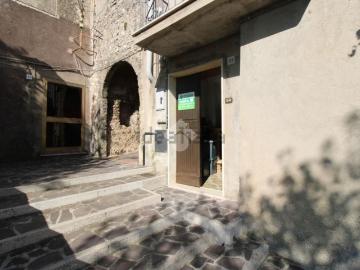 Appartamento in vendita di 125 m² in Via Circonvallazione, 23