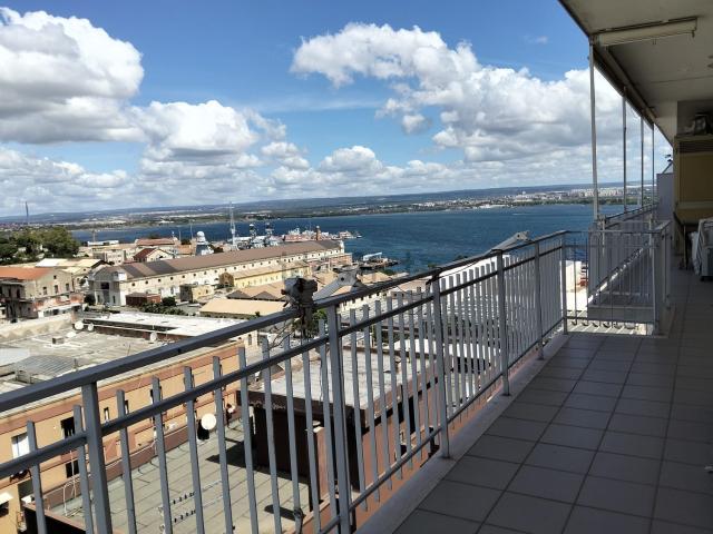 Appartamento in vendita di 125 m² in Via Cugini, 25