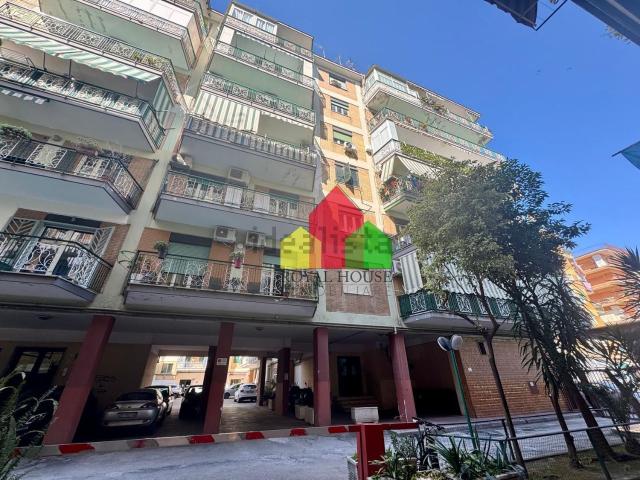 Appartamento in vendita di 125 m² in Via Alcide de Gasperi, 69